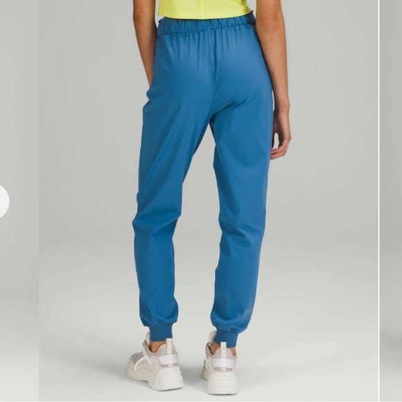 Lululemon Stretch High-Rise Jogger Full Length Soft Blue Denim Size 2 - Picture 2 of 13